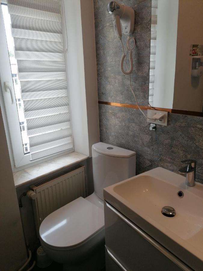 Hostel Tulip - Pokój 7 ze wspólną łazienką i kuchnią Szczecin Exterior foto
