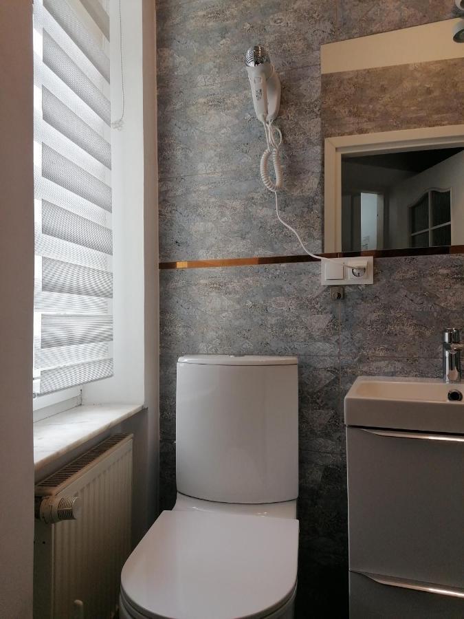 Hostel Tulip - Pokój 7 ze wspólną łazienką i kuchnią Szczecin Exterior foto
