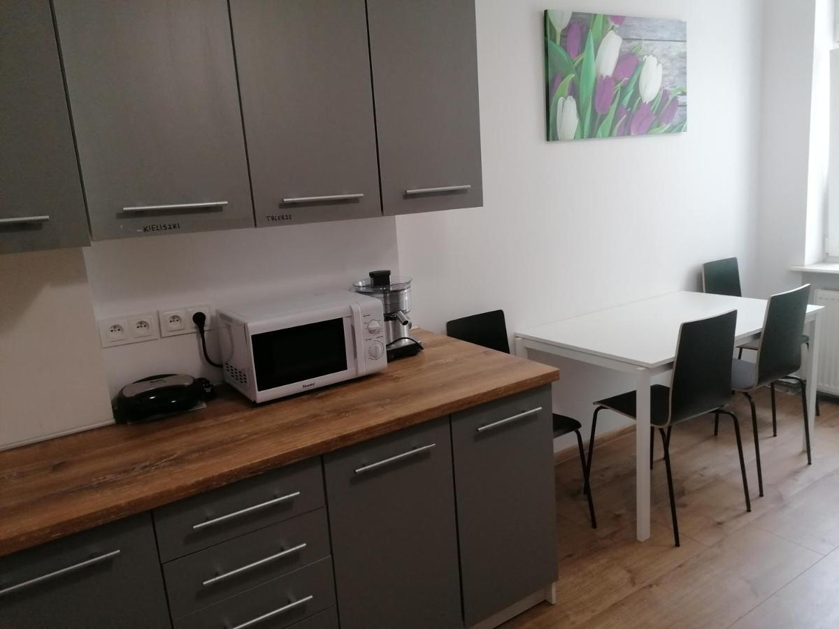 Hostel Tulip - Pokój 7 ze wspólną łazienką i kuchnią Szczecin Exterior foto
