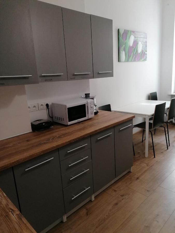 Hostel Tulip - Pokój 7 ze wspólną łazienką i kuchnią Szczecin Exterior foto