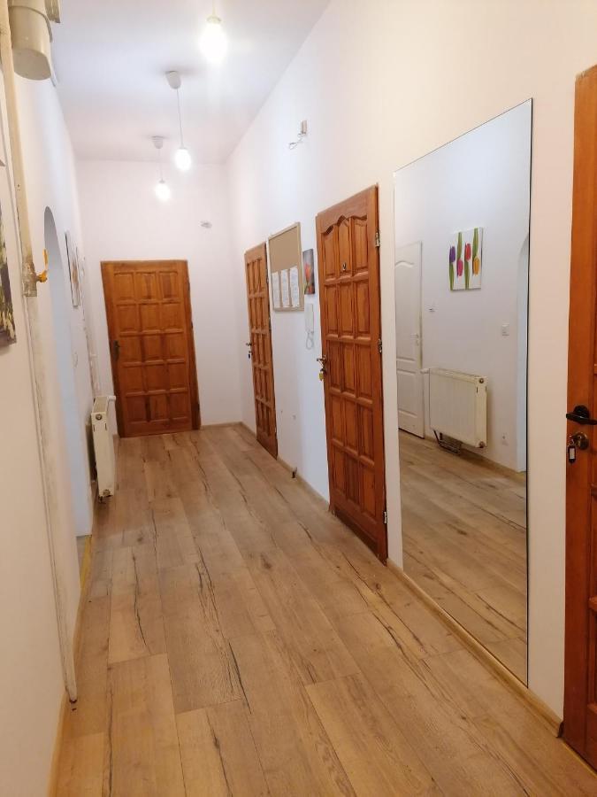 Hostel Tulip - Pokój 7 ze wspólną łazienką i kuchnią Szczecin Exterior foto